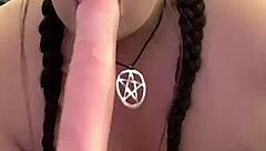 Sri Lankan housewife Kandy Kane deepthroats 😏