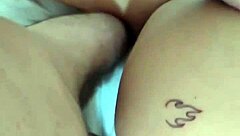 Depois que fui filmada no banho, dei o cuzinho de 4 bem gostoso pro safado