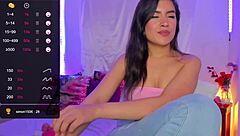 جوليتا فينوس تقدم عرض ويب كام خاضع للمشاهدين