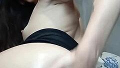 Young amateur girl uses toys to fuck her hot ass in hardcore anal sex