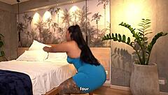 Giant ass stepsister squats on my cock