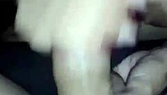 mi mucama me hace una rica paja mientras veo porno?