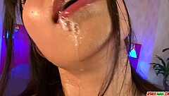 사키 아오야마가 출연한 아시안 밀프 하드코어