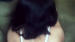 gostosa magrinha do cabelo curto tirou leitinho do moreno