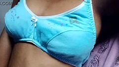 Whoa, Desi Girl Shows Off Super Amazing Natural Boobs!