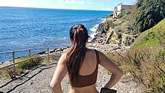 Vil du at jeg skal suge og knulle deg på stranden?