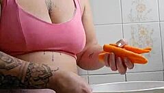 exhibitionist flashes swollen pussy in tight shorts in kitchen