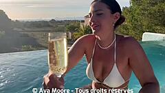 Jolie brunette squirts in front of neighbors