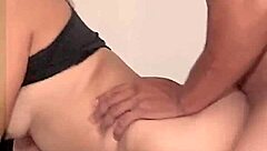 Veracruzana gets passionate in bedroom encounter with colombian brunette