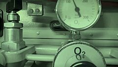 Dominatrix Mistress April lakukan torture kote perubatan intensif di bilik pemeriksaan