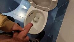 i fuck sexy tattooed mommy in the toilet for first time