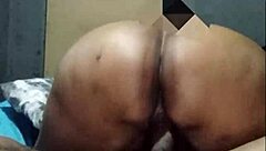ebony big booty amateur bouncing on dick
