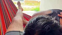 Colombiana Cachonda Le Saca El Pene A Su Novio En La Calle Y Se Lo Mama