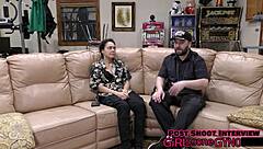 Hey, mara luv gives a close-up view in latex gloves