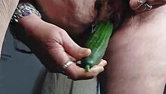 Oma fucks pussy with cucumber 😏