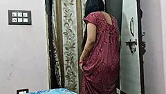 गांड दिखा के सफाई कर रही नौकरानी पिंकी को धकापेल चोदा