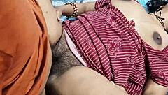 गांड दिखा के सफाई कर रही नौकरानी पिंकी को धकापेल चोदा