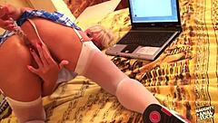 skinny girl shoves toy in ass 😍 jackpot!