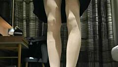 女装トラニーフェムボーイがドレスの中で射精すんの？