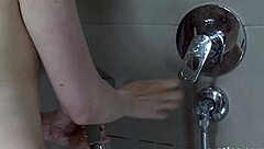 Claudia Nimmt Euch Mit Unter Die Dusche