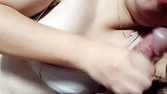 Sexy babe gives sloppy blowjob, cum in mouth 😋💦