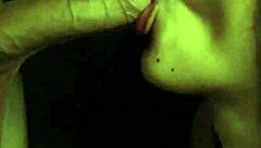 Closeup mamada a una vergota hasta sacarle la leche con mi lengua