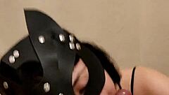 hermosa gatita asks, 'want to see my sexy body?'