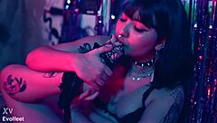 Jerk to my pretty small 18+ feet, sucking and licking them