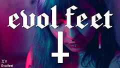 Jerk to my pretty small 18+ feet, sucking and licking them