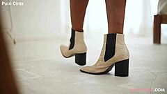 Putri Cinta In Unwind