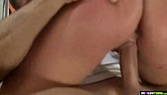 Hot Teen Seduced And Fucked At Gym!