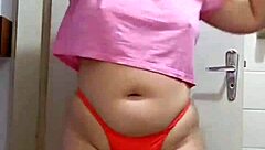 Flashing Big Pussy Online