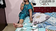 condom delivery boy fucking bhabhi with hindi audio