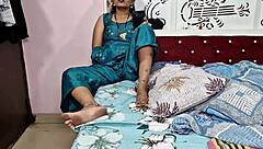 condom delivery boy fucking bhabhi with hindi audio