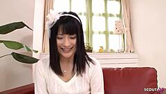 สาวเอเชียตัวเล็กโดนสอดนิ้วรูตูดครั้งแรกดิลโด้แตกคาปาก