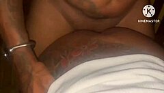 hey casada, are you taking two guys on the passarela bridge right now?