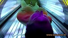 wow, this cute woman is masturbating secretly on the solarium cam