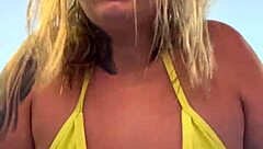 Quase Fui Expulsa Academia De Frente A Praia Copacabana Por Estar Treinando De Biquini Fio Dental Transparente E Todo Molhado Na Buceta Roshinha!