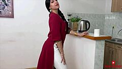 Seductive Indian beauty dances in steamy encounter from Filmyfantasy version