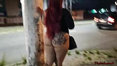 Sabrina strong exibe seu bumbum gigante em local publico parando o transito!