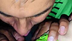 Me masturbo frente a mi novio para que me folle duro en el culo!