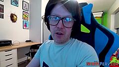 Curious Newbie Experiences Intense Oral Pleasure from a Clever Leeds Nerd in High Definition