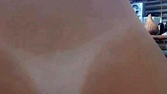 why show off that ass in the live session like this?