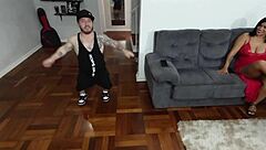 Bastidores Com A Ruivinha Deliciosa - Chupando A Bucetinha Da Amiga Morena E Minha Rola Rosa