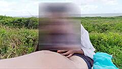 rapidinha na praia em publico! oh, that juicy ass gets creampied outdoors!