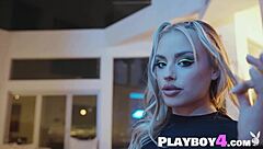 Huge ass babe strips naked showing amazing body after teasing session