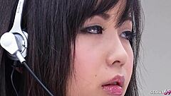 Som drobná japonská kancelárska baba 18+, zvábila som tím na creampie gangbang s bukkake v práci