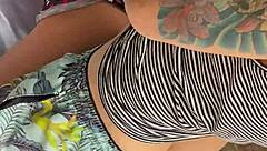 Linda garota inteada adora ser fodida com força como sex toy anal