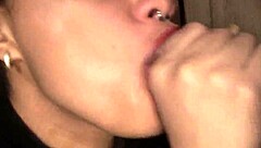 My stepsister moans with pleasure as she plays with my cock and sticks out her tongue waiting for cum 😈🍆💦