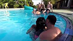 My first gangbang was a delícia I gave so much my ass and pussy to friends in double penetration.